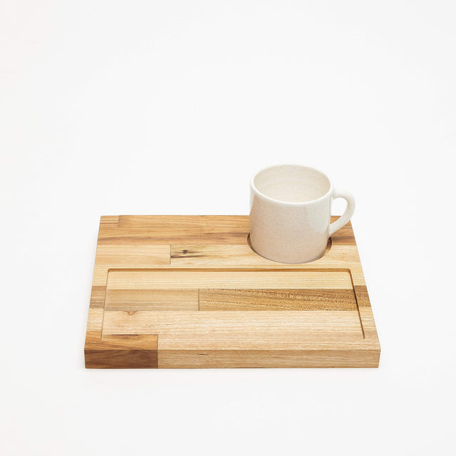 Tabla desayuno con taza